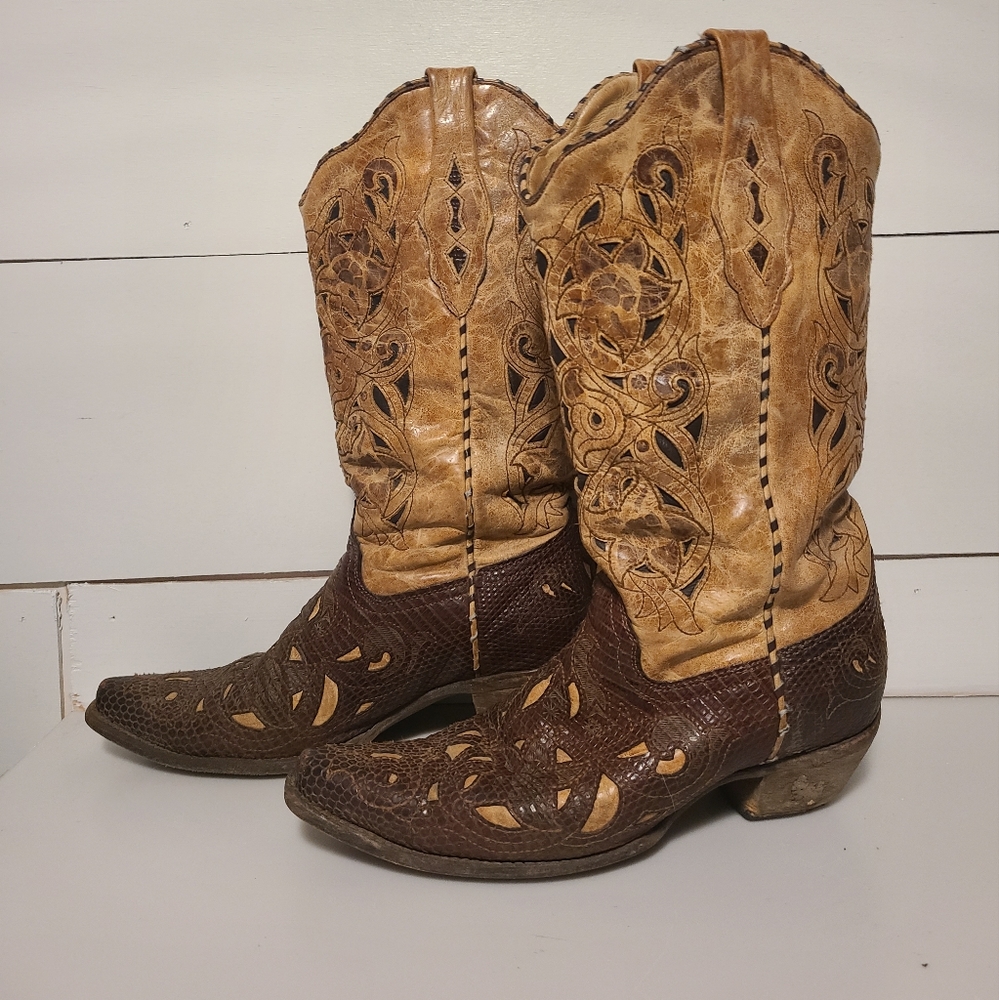 Womens Corral Snip Toe Boots